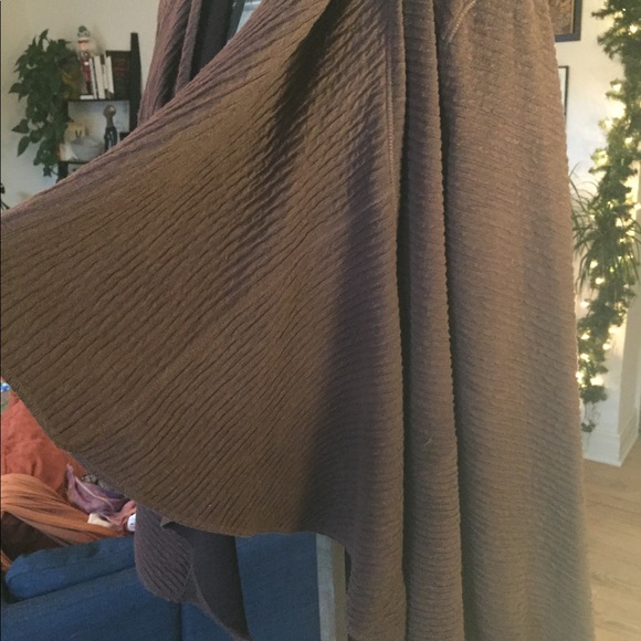 Brown textured cardigan. - Picture 2 of 2